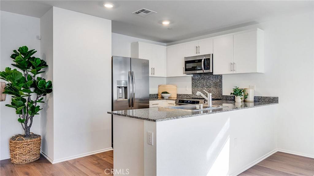 14249 Clemson ST, Hesperia, CA 92345