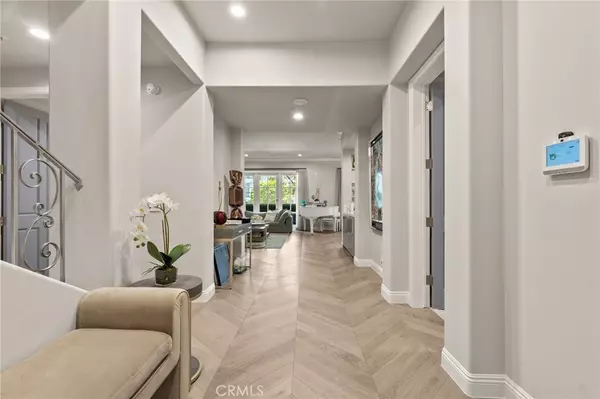 11500 San Vicente BLVD #202, Los Angeles, CA 90049