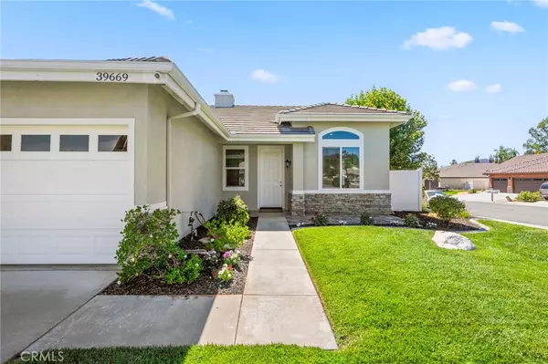 Murrieta, CA 92562,39669 Candy Apple WAY