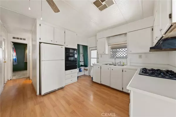 Hemet, CA 92543,1380 W Florida #22