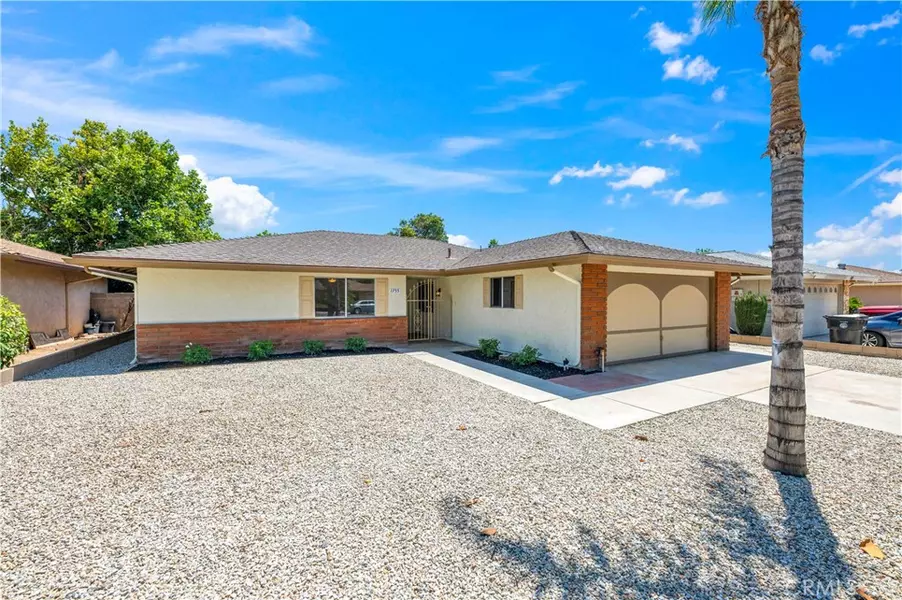 1755 Matthew LN, Hemet, CA 92545