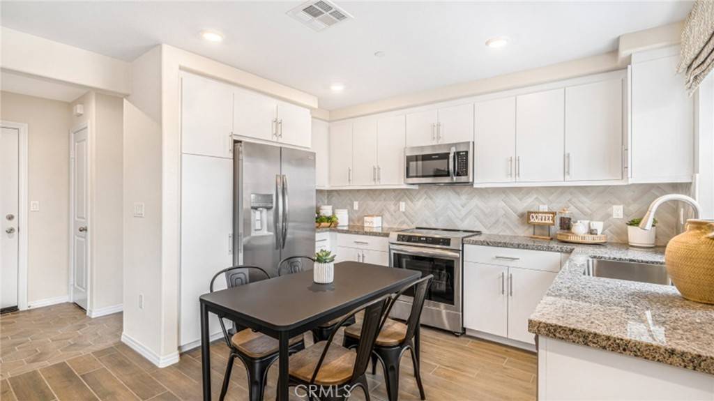 7394 Alder Grove WAY, Riverside, CA 92507
