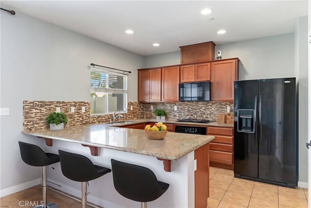 Temecula, CA 92592,43024 Beamer CT