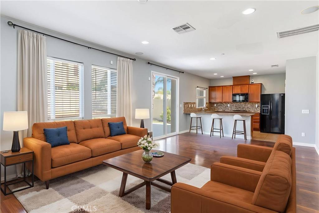 Temecula, CA 92592,43024 Beamer CT