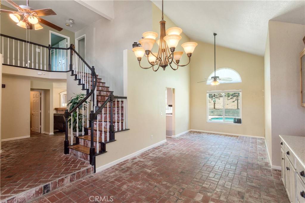Murrieta, CA 92562,39975 Windemere CT
