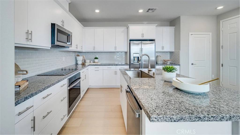 Ontario, CA 91761,2591 Cloudview Privado