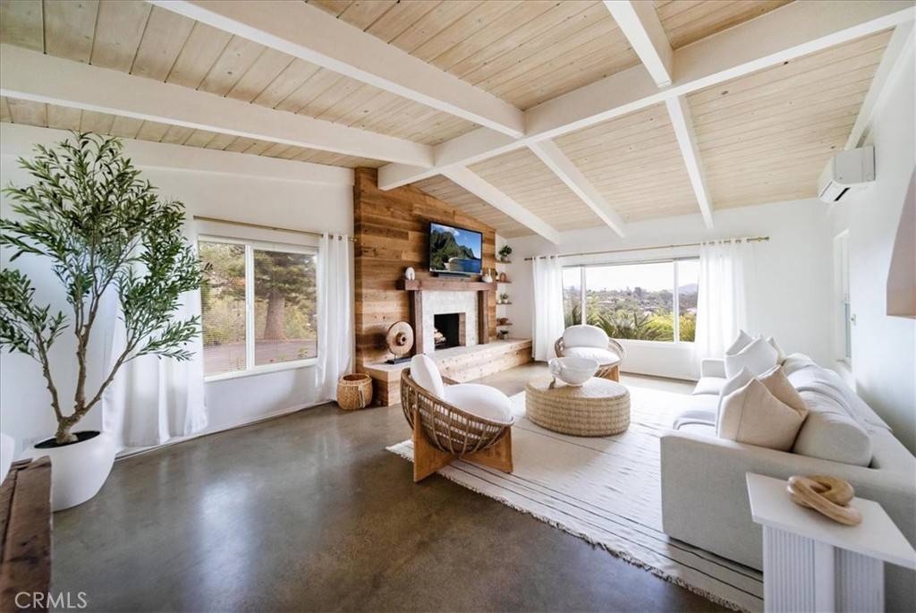 3057 Via Hermosa, Escondido, CA 92029