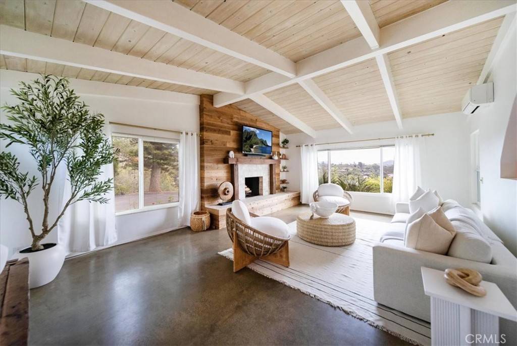 3057 Via Hermosa, Escondido, CA 92029