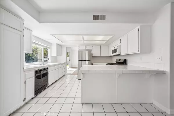 Murrieta, CA 92562,23260 Joaquin Ridge DR