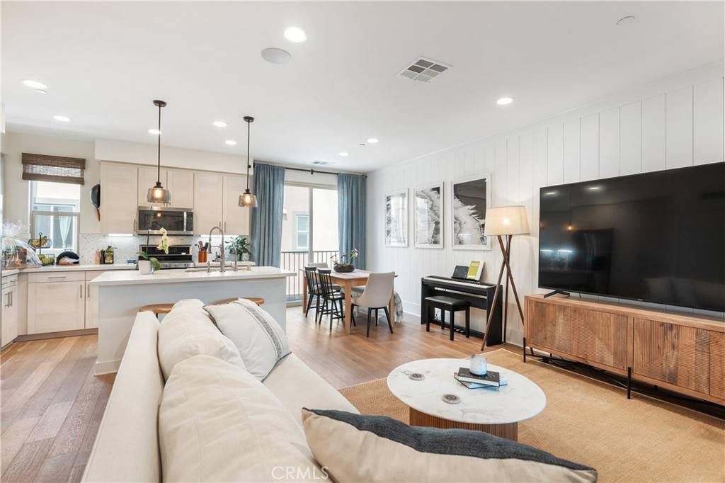 Oceanside, CA 92056,1253 Via Lucero