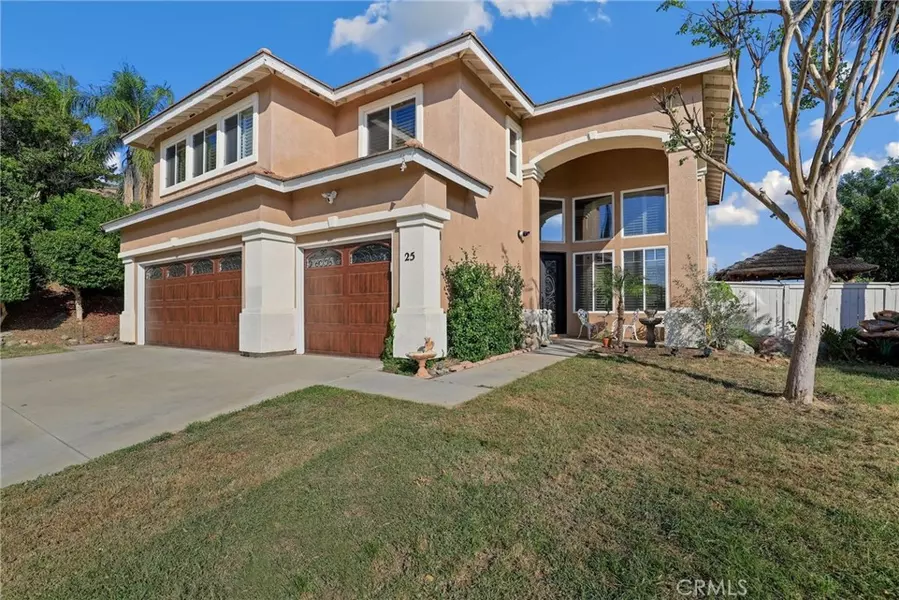 25 Corte Rivera, Lake Elsinore, CA 92532