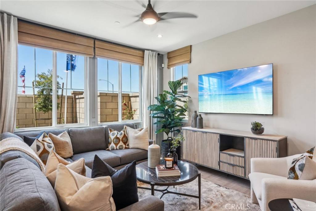 Fontana, CA 92336,6346 Moonfire LN