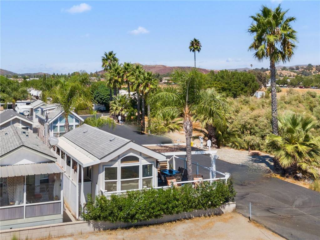 Lake Elsinore, CA 92530,32000 Riverside Dr. #J-8