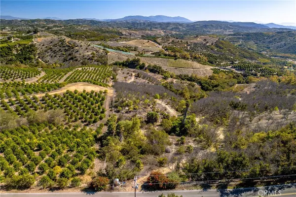 34 Los Gatos RD, Temecula, CA 92590