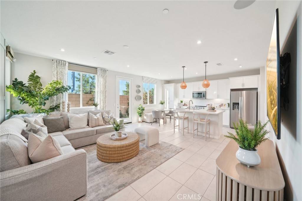 Fontana, CA 92336,16044 Esparza LN