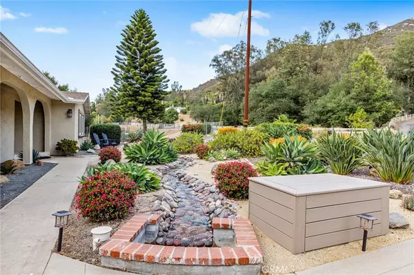 Escondido, CA 92027,3740 Foxley DR