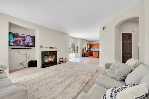 Lake Elsinore, CA 92532,7 Villa Scencero