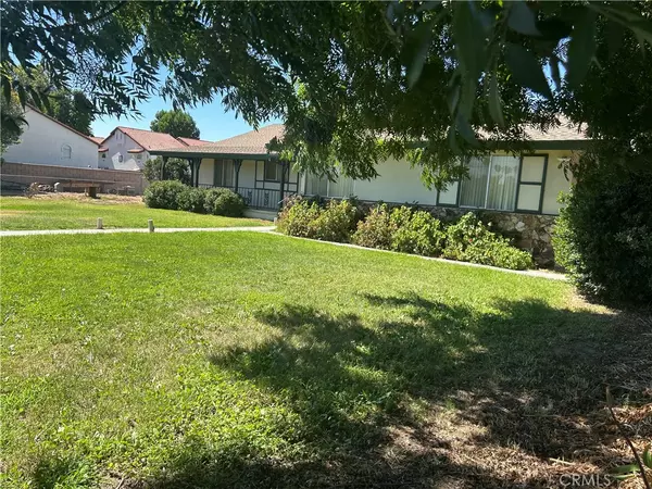 2750 W Devonshire AVE, Hemet, CA 92545
