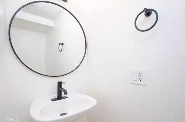 Murrieta, CA 92563,28491 Via Princesa #B