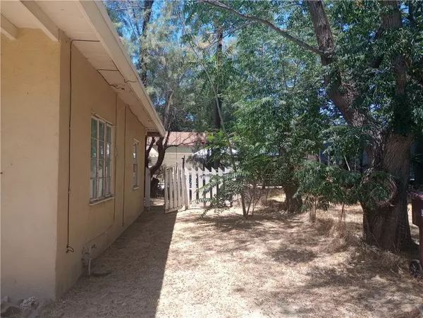 Banning, CA 92220,688 W Nicolet ST