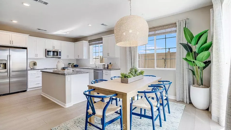 1150 Thunderchief LN, Rialto, CA 92376