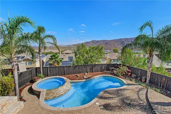 Corona, CA 92883,25198 Forest ST