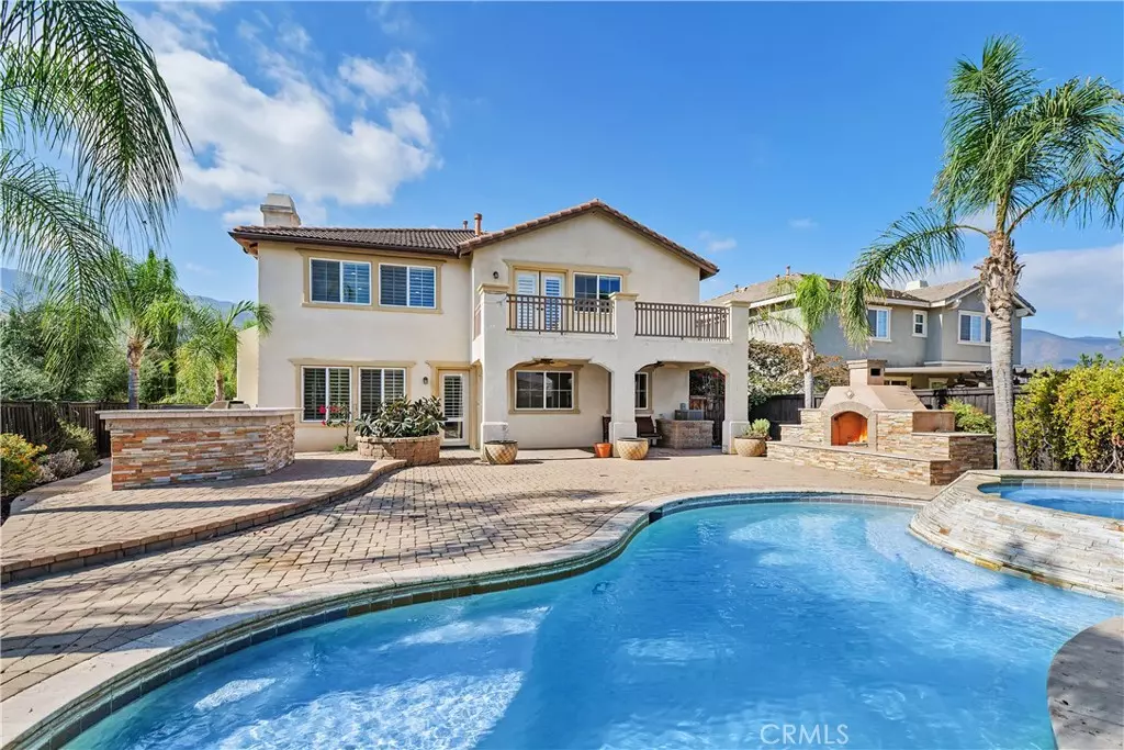 Corona, CA 92883,25198 Forest ST