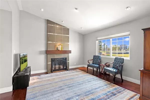 2330 Vanguard WAY #L101, Costa Mesa, CA 92626