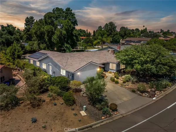 10494 Meadow Glen WAY E, Escondido, CA 92026