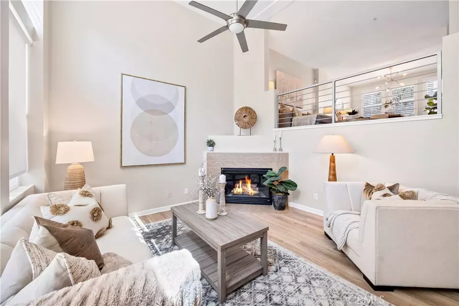 452 E Jeanette LN, Santa Ana, CA 92705