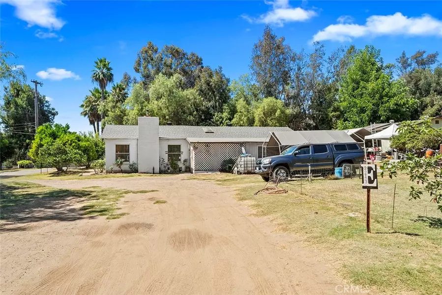 2243 N Nutmeg ST, Escondido, CA 92026