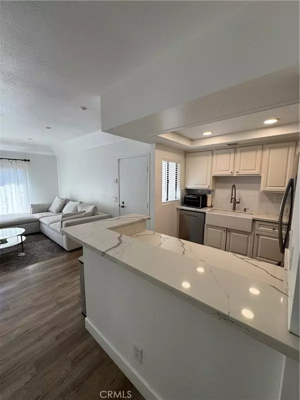 Diamond Bar, CA 91765,22749 Lakeway DR #377