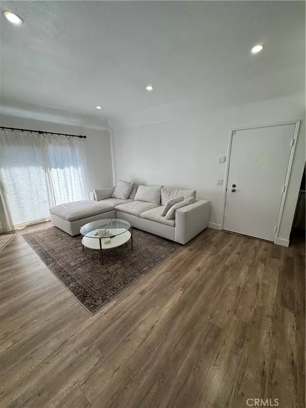 Diamond Bar, CA 91765,22749 Lakeway DR #377