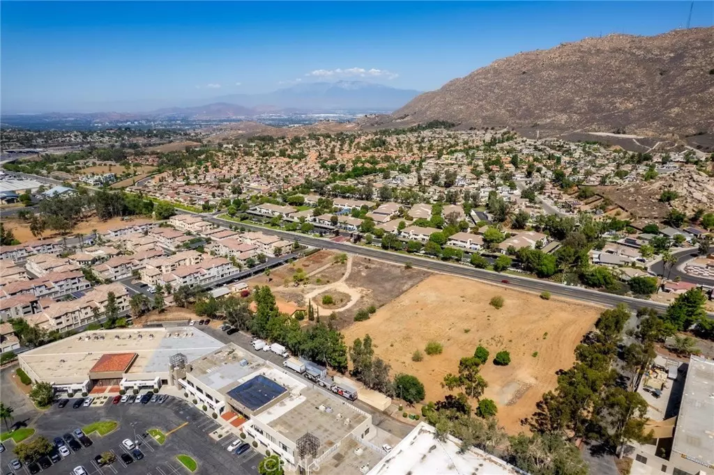Moreno Valley, CA 92557,21665 Box Springs RD