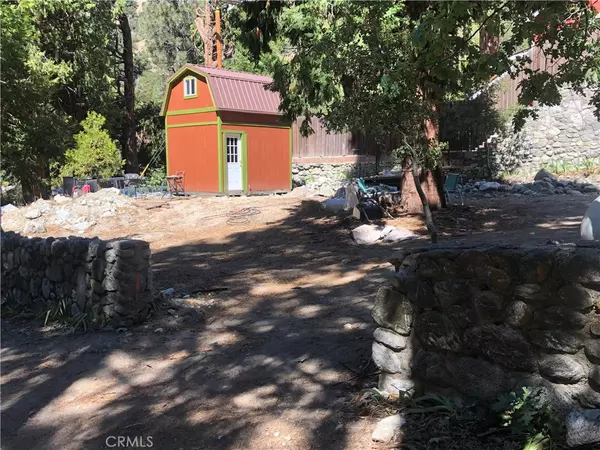 41424 Valley of the Falls DR, Forest Falls, CA 92339