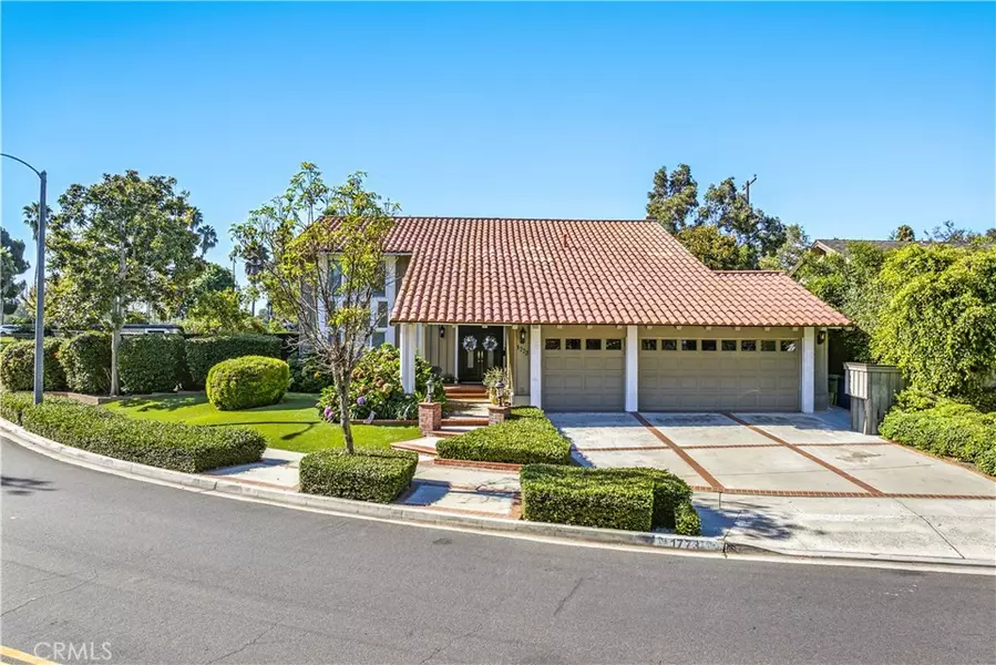 1773 Tanager DR, Costa Mesa, CA 92626