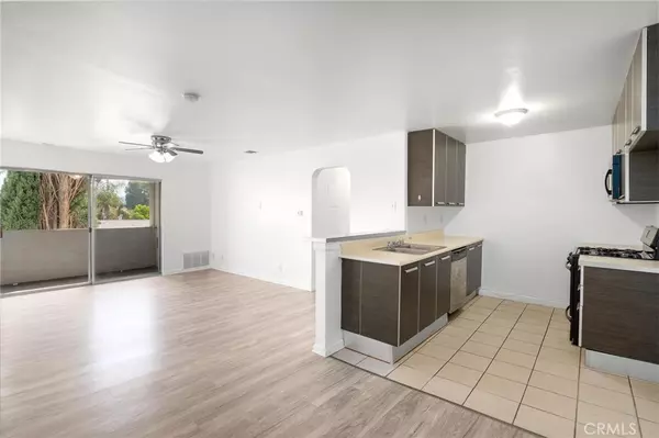 Canoga Park, CA 91303,7254 Vassar Ave #308