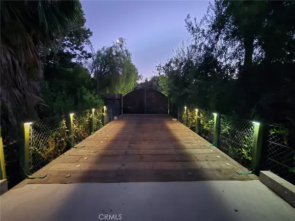 Riverside, CA 92504,17380 Mockingbird Canyon