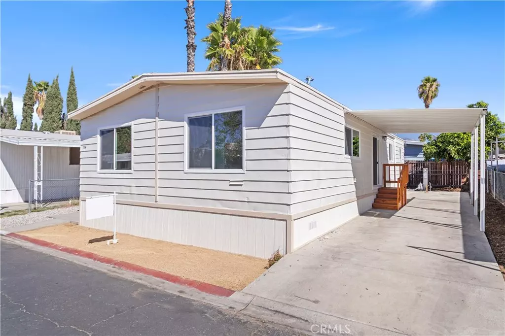 Hemet, CA 92543,1097 N N State ST #194