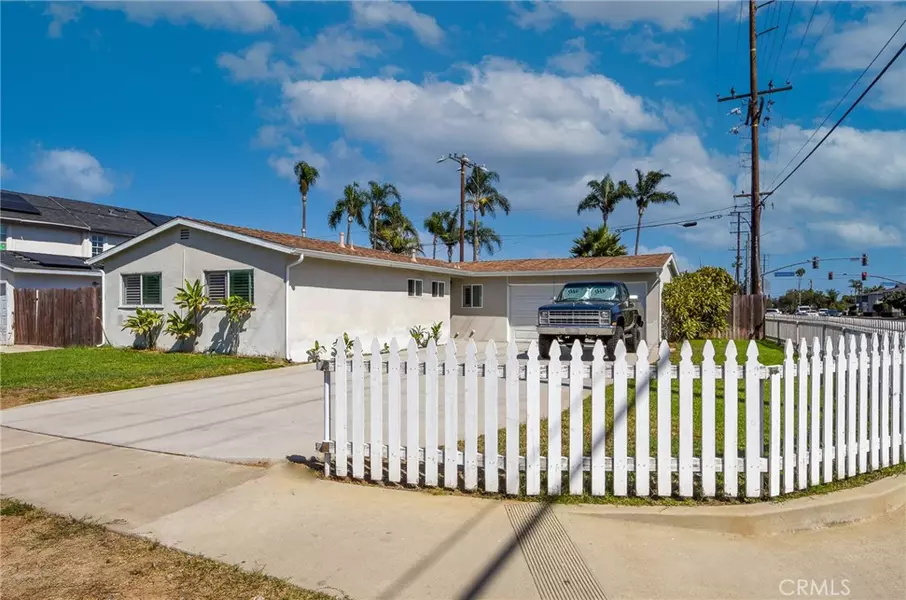 2252 Federal, Costa Mesa, CA 92627