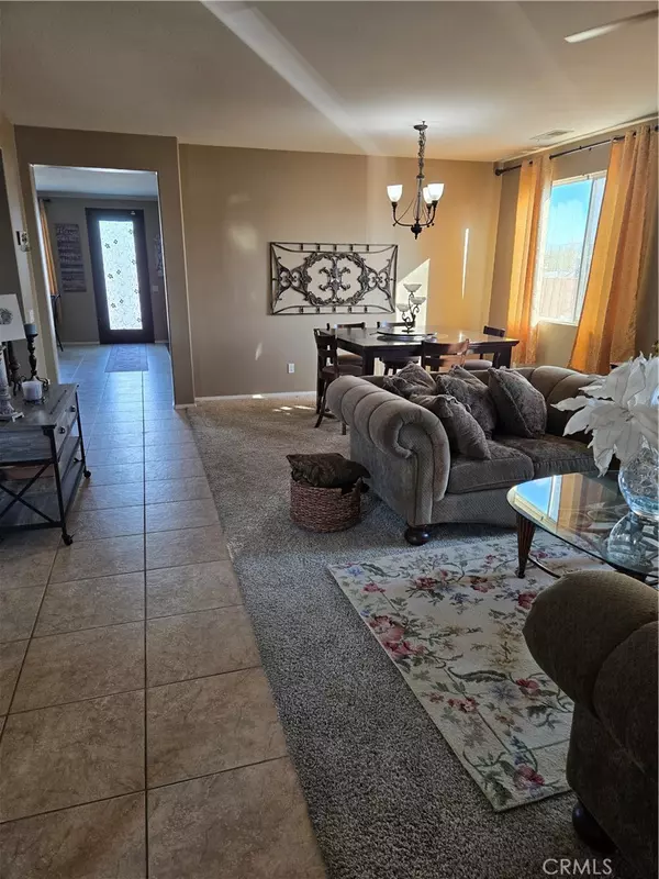 San Jacinto, CA 92582,1742 Caseros