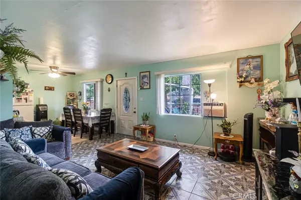 Fontana, CA 92335,14783 Ivy