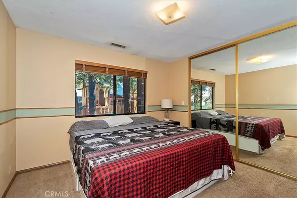 Big Bear, CA 92314,1064 Pine