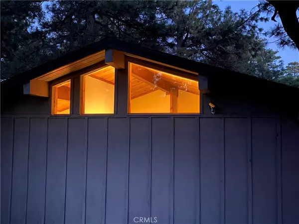 Idyllwild, CA 92549,25300 Marion Ridge