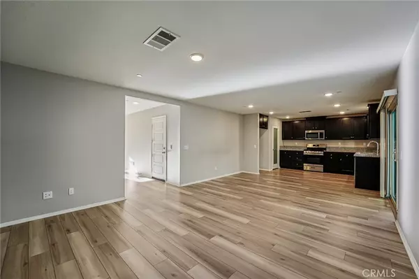 Lake Elsinore, CA 92530,32976 Middlegate