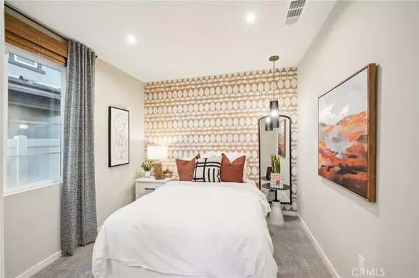 Fontana, CA 92336,16051 Montenegro LN