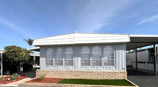 881 N. Lake Street #204, Hemet, CA 92544