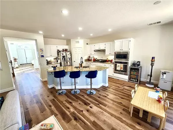 Murrieta, CA 92563,38117 Padaro