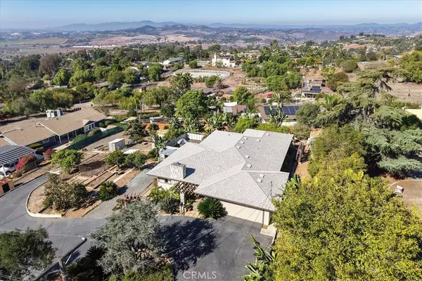 Vista, CA 92084,2995 Blackwell