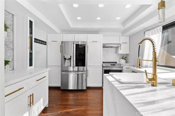 Bonita, CA 91902,3020 Plaza Lorenzo